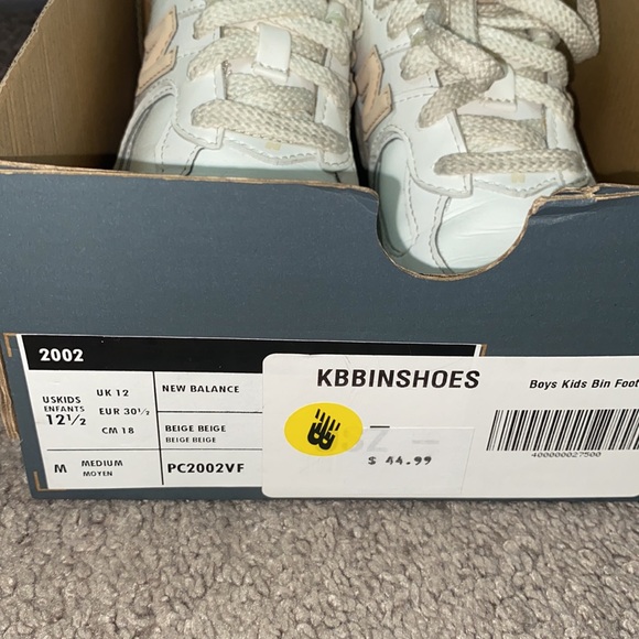 Girls new balance sneakers - Picture 5 of 5